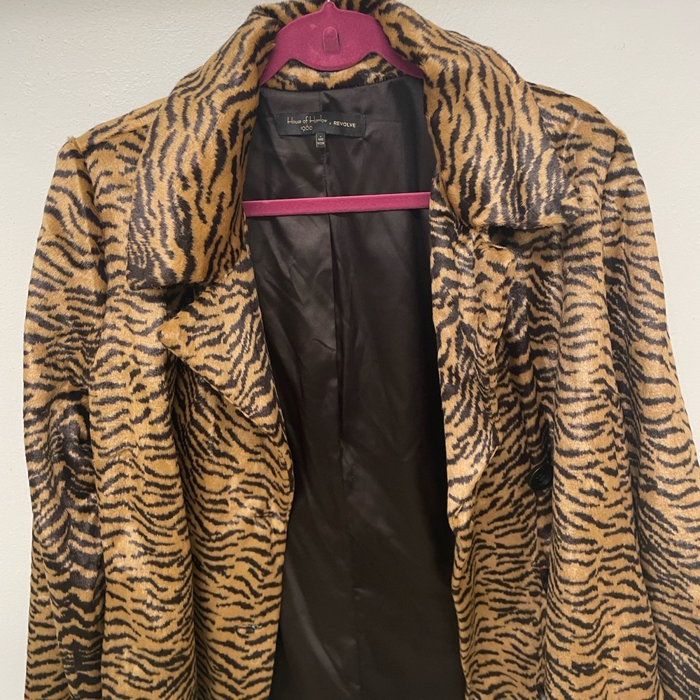 New with Tags
House of Harlow Revolve Clothing Leopard Jacket
Size Large